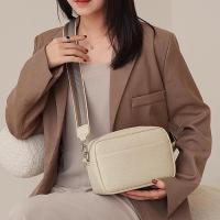 Bolso bandolera multicapa de color sólido para mujer, bolso de hombro con correa ancha de cuero PU - details 4