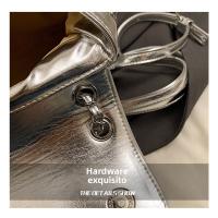Diseño sentido nicho mochila plata amor de las mujeres nueva moda mochila versátil cadena cubo bolsa de viaje - details 11