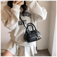 Bolso pequeño plateado de gama alta para mujer 2025 nuevo bolso de mensajero versátil popular bolso de bolos portátil de moda - details 9