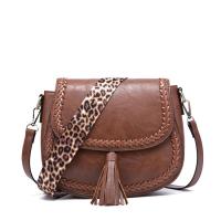 Nuevo bolso de mujer 2025 tejido retro flujo de sillín barba diagonal span bag - details 1