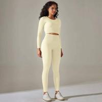 Conjunto de yoga sin costuras para mujer, top corto de manga larga, sujetador deportivo, leggings para correr de cintura alta, ropa de gimnasio - details 24
