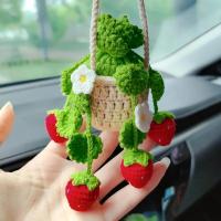 Colgante de Coche de Fresa de Punto Hecho a Mano Adorno de Espejo Trasero Creativo y Lindo - details 0