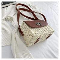 Venta al por mayor INS Leisure monederos de bambú moda de verano nuevo estilo para mujer bolsos de hombro cuadrados de paja bolso de playa cruzado para mujer - details 8