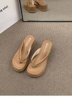 Chanclas de suela gruesa, zapatos de mujer, calzado 2025, nuevas sandalias de playa de vacaciones con tacón inclinado de verano - details 7