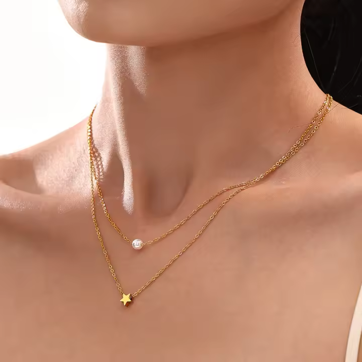 Collar multicapa con diseño de perlas de estrella popular en Europa y América, apilamiento de viajeros, joyería de oro real de 18 quilates de acero de titanio - 1