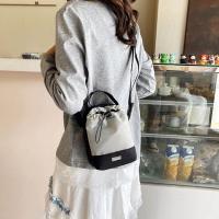 Bolso de hombro con cordón de nailon, bolso cruzado ligero de estilo coreano para mujer, bolso de cubo de gran capacidad con correa ajustable - details 32