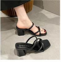 Nueva Moda de Verano Sandalias Plisadas Gruesas con Tacón Medio y Punta Descubierta - details 3