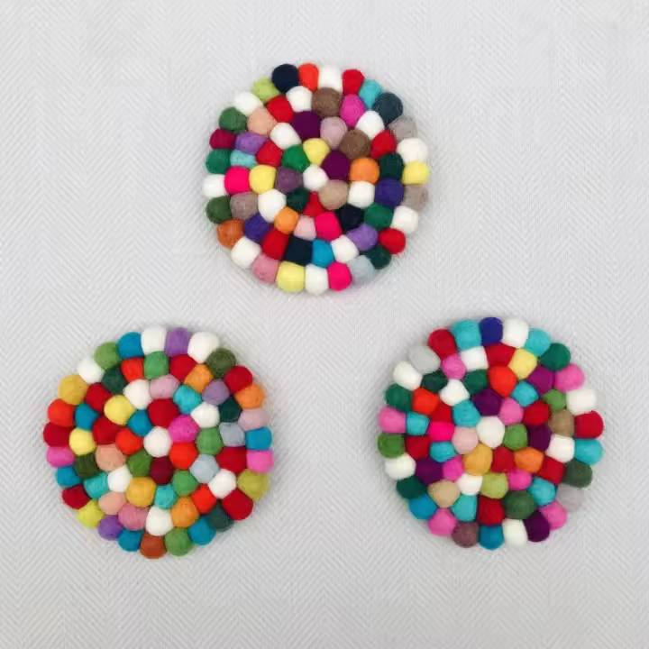 Posavasos de bola de fieltro redondo, almohadilla de aislamiento de lana hecha a mano, estera de copa pequeña, 5 piezas, 4 pulgadas - 1