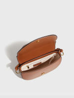 Bolso de mujer español bolso de sillín magnético con broche de solapa decorativo bandolera - details 6