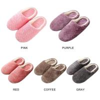 Zapatillas de casa cálidas de felpa con suelo plano para mujer en otoño-invierno - details 4