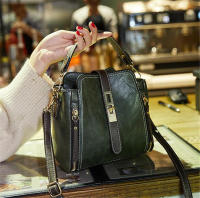 Cuero PU de alta calidad para mujer, bolso bandolera de un solo hombro con asa superior, estilo vintage sae - details 3