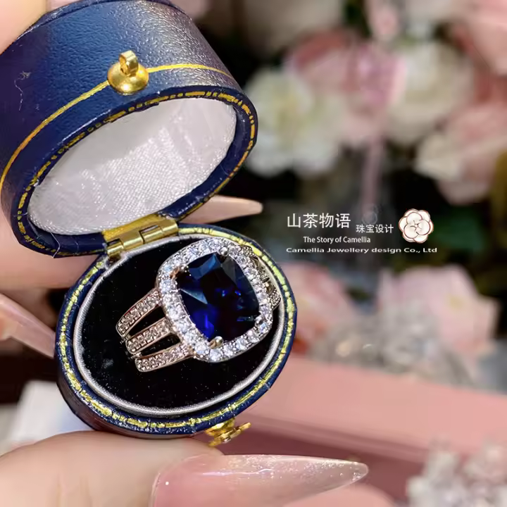 Anillo de esmeralda de imitación de 5 quilates, anillo de espinela verde de circonita completa a la moda chapado en oro para mujer - 1