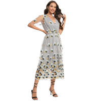 2025 primavera y verano europeos y americanos nueva ropa de mujer de gran tamaño vestido de encaje bordado conjunto de dos piezas cómodo y transpirable para mujer - details 4