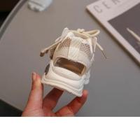 Sandalias deportivas para niño y niña, zapatos de tenis transpirables de malla hueca, zapatillas para correr a la moda, resistentes al desgaste y a prueba de suciedad, novedad de verano 2024 - details 17