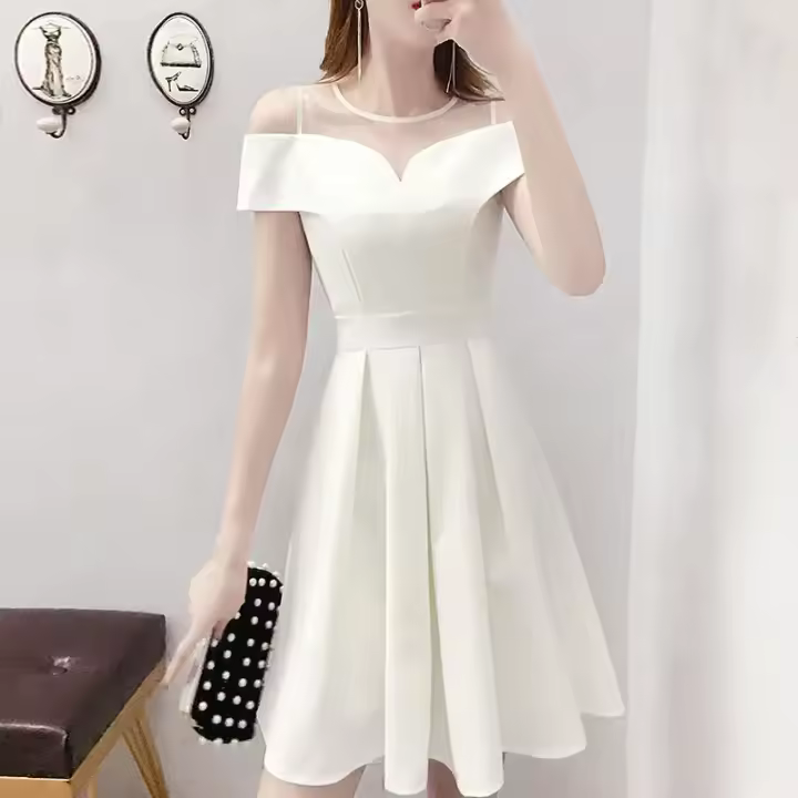 Blanco con hombros descubiertos para mujer para el nuevo verano, estilo elegante y sencillo, fresco, moderno y casual. - 1