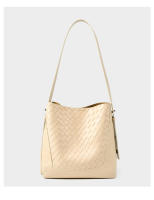 Bolso de hombro de cuero tejido a mano de gran capacidad a la moda bandolera bandolera bandolera para mujer - details 34