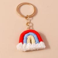 Colgante de borlas, llavero de arcoíris de tres colores, bonito llavero tejido hecho a mano, llavero de arcoíris de punto dulce duradero, regalos - details 10