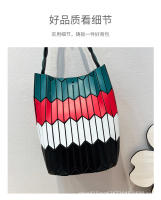 Nuevo bolso de cesta de verduras con diamantes geométricos, bolso de cubo de color de contraste de moda, bolso versátil para mujer. - details 13