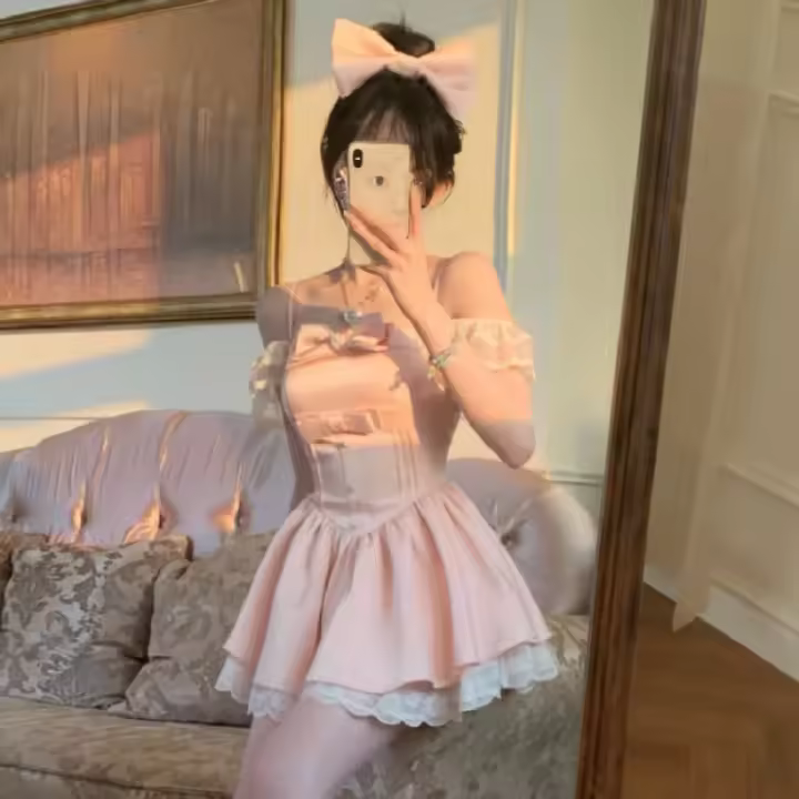 Vestido camisola de manga voladora pequeña estilo ballet francés para mujer, sentido del diseño de primavera y verano, falda corta de princesa con - 1