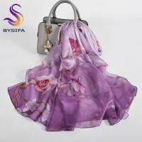 BYSIFA 4 momme Bufanda larga de seda 100% para mujer Elegante diseño de flor de magelia rosa púrpura Gasa de verano Mantón de protección solar ultralargo Envolturas de playa para cubrir con embalaje de regalo - details 0