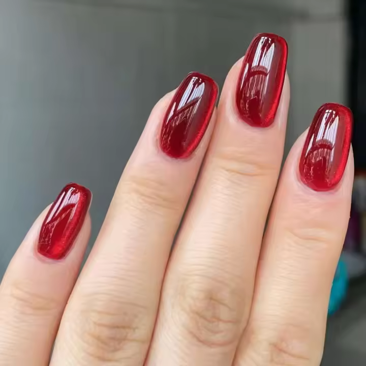 Uñas Falsas Cuadradas Cortas 24 Piezas, Diseño Rojo, Color Vino Sólido, Puntas de Uñas Completas, Acabado Desmontable Sencillo - 1