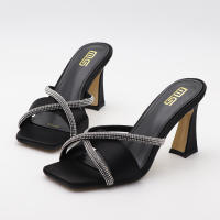 Sandalias sencillas con tacones de aguja y diamantes de imitación con punta cuadrada para uso exterior - details 3