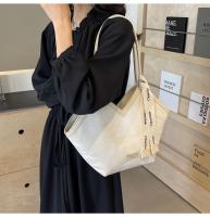 Bolso de Hombro Grande y Moderno para Mujer Nueva Tendencia 2025 Estilo Caliente en Bolsos y Viajes - details 13