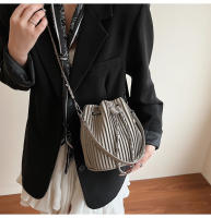 Elegante Bolso Minimalista Cierre de Cordón, Bolso de Mano para Mujeres, Finish Texturado, Accesorio de Moda Trendy - details 20