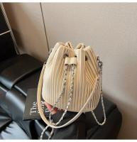 Bolso minimalista de cubo para mujer Cierre con cordón, bolso de mano elegante para uso diario y formal Accesorio de moda en tonos beige, negro, gris, khaki, rosa Finalización texturada - details 12