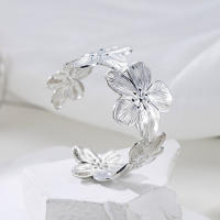 Pulsera ancha abierta de mariposa y flor hueca de acero inoxidable de alta calidad, brazaletes ajustables chapados en oro, joyería para mujer - details 17