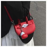 Bolsa de sillín portátil simple para mujer 2025 nueva bolsa de mensajero de hombro de tendencia de moda de estilo extranjero - details 55