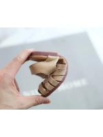 Sandalias de verano para niñas, zapatos para niños pequeños, sandalias suaves de princesa para la playa para niños, sandalias romanas con recortes tejidos y puntera - details 23