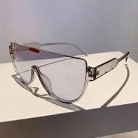 Gafas de sol finas con montura de una pieza de moda para mujer, trajes de verano, accesorios de moda semicírculo con personalidad para uso diario para actividades al aire libre, gafas de sol de Año Nuevo 2025, regalos para novias - details 1