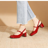 Zapatos de tacón cuadrado con tiras y charol con punta cuadrada - details 22
