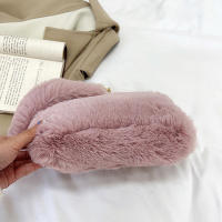 Bolso de mano de felpa con cadena pequeña, bandolera cuadrada de piel sintética, bolso de hombro esponjoso y cálido para compras, Otoño e Invierno - details 22