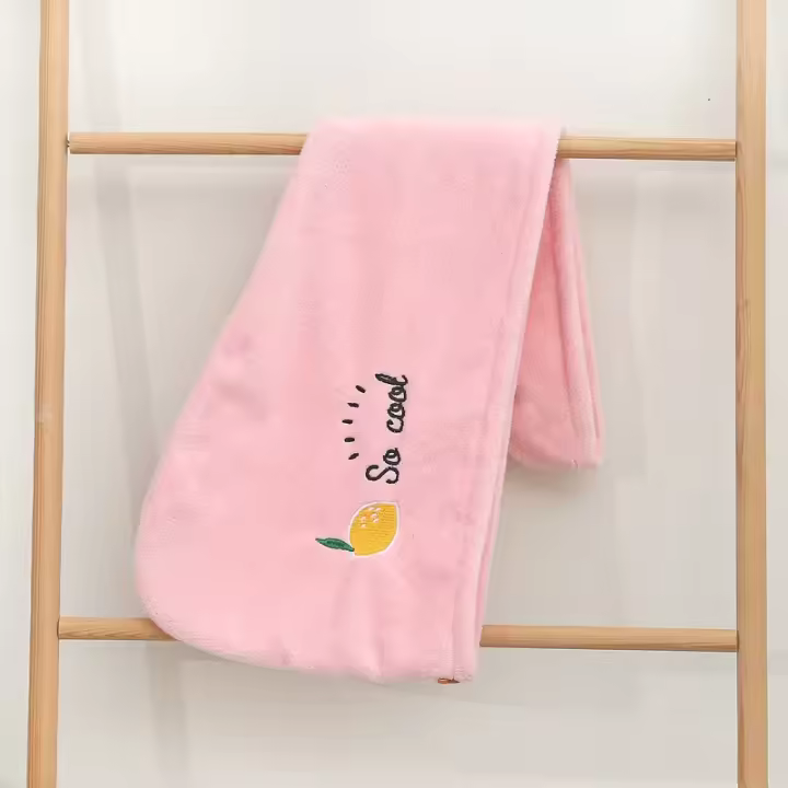 Gorro de Ducha de Lana de Coral Engrosado Gorro de Baño Absorbente con Bordado de Dibujos Animados para Mujeres - 1