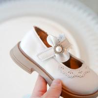 Zapatos de cuero para niñas, calzado de estilo francés, suave y cómodo, con encaje elegante y perlas, novedad de otoño, 2024 - details 9