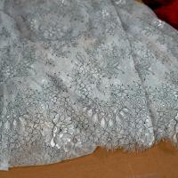 Encaje de Látex para Pestañas en Plata y Negro 150cm. Tela para Vestidos y Costumes. Aplicación de Costura y Ensamblaje. Material de Poliéster - details 3