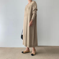 Vestido Largo de Punto Cálido con Cuello en V Cierre de Botón Único, Mango Largo, Moda de Commute para Mujeres - details 2