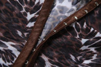 BUNO-Conjunto de 2 piezas con estampado de leopardo para mujer, camisola corta con hebilla a la moda y pantalones cortos ajustados, trajes finos y atractivos para mujer - details 12
