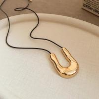 Collar con colgante geométrico en forma de U grande Punk para mujer y hombre, cadena larga ajustable de cuero con forma de herradura para suéter, collares, joyería - details 8