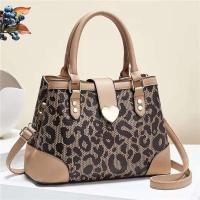 BTL-14814 Bolso moderno de Hip Hop para mujer, decoración ligera de lujo con estampado de leopardo, decoración de remaches de ambiente a la moda - details 4