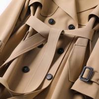 Gabardina de doble botonadura para mujer, abrigo clásico con solapa, abrigo ajustado con cinturón - details 1