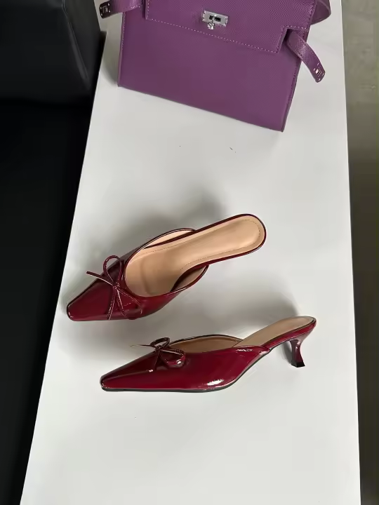 Nuevo arco medio stiletto Muller zapatos bolsa cabeza media zapatillas de mujer de gran tamaño de tacón alto zapatos individuales zapatillas geniales - 1