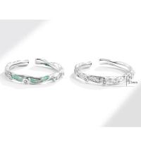 Anillo de Textura Gruesa Diseño Asimétrico Minimalista en Plata Joyería Moral con Toque Avant Garde - details 2