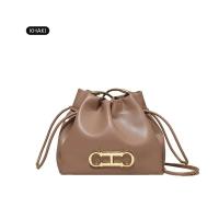 CH estilo Casual diario pequeño Premium Sense Commuter alta calidad diseño de Color sólido bolso de hombro de mujer mochila de lujo de alta gama - details 4