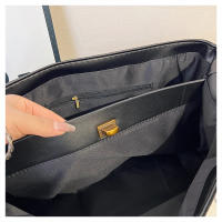 Bolso de hombro de gamuza Nuevo bolso de mano de gran capacidad para viajeros Bolso de moda para las axilas - details 22