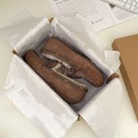 Botas clásicas de lana de invierno integradas en piel de oveja y piel. - details 6