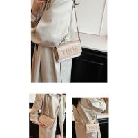 Nuevo bolso de mensajero de hombro cuadrado con estampado de letras - details 3