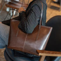 Nuevo Bolso de Mano de Cuero de Alta Gama para Mujeres Bolso Commuter de Moda versátil - details 12